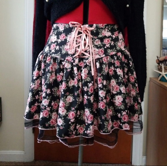 Floral Lace Up Skirt - Picture 4 of 6